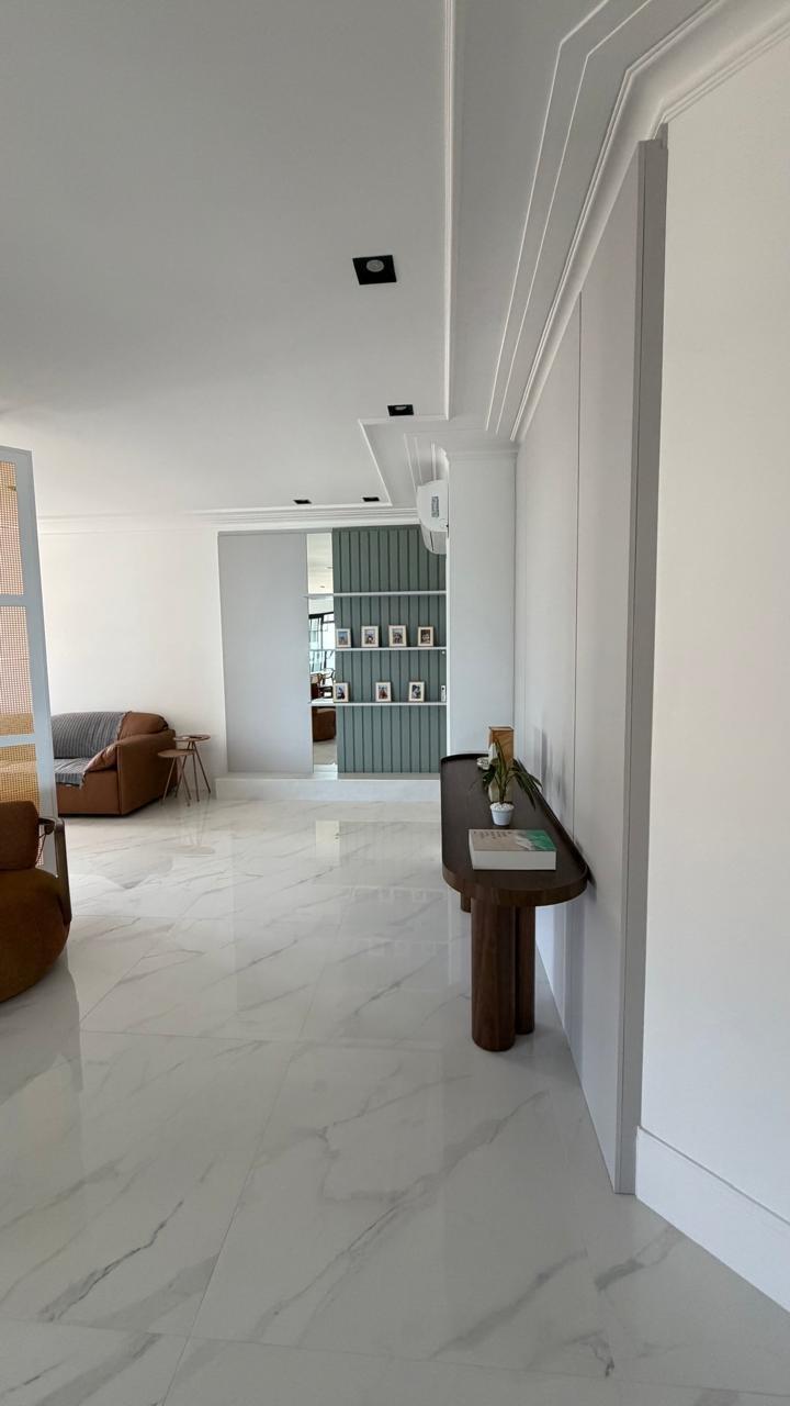 Foto 4 de Apartamento à venda com 4 quartos – Edifício St. Clair, Centro, Itapema