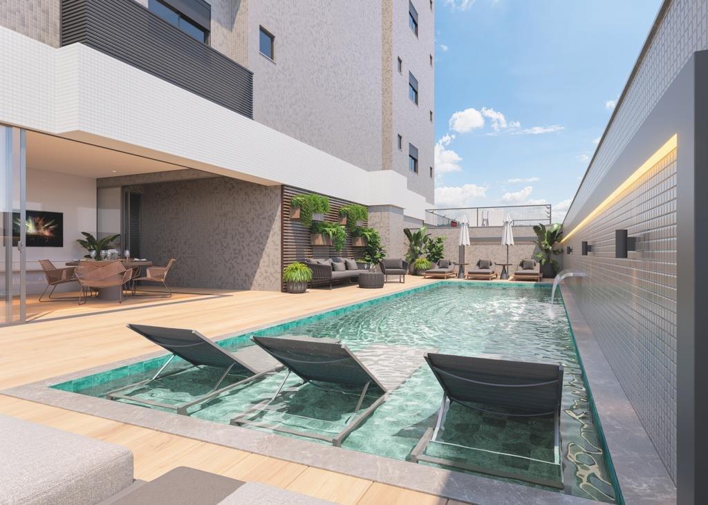 Piscina do Santiago Residencial, com espreguiçadeiras submersas